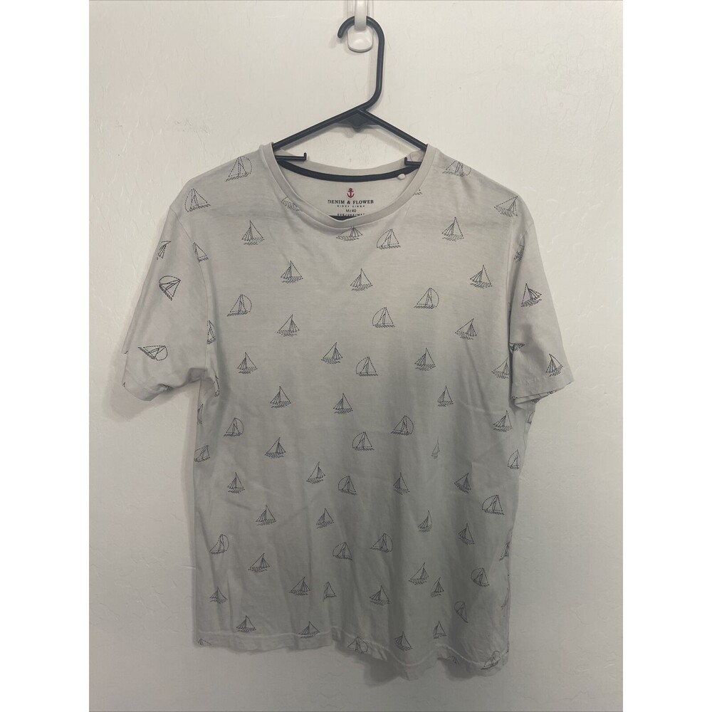 Denim And Flower RICKY SINGH Medium / 40 T-Shirt Sailboat USA STANDARD (E)